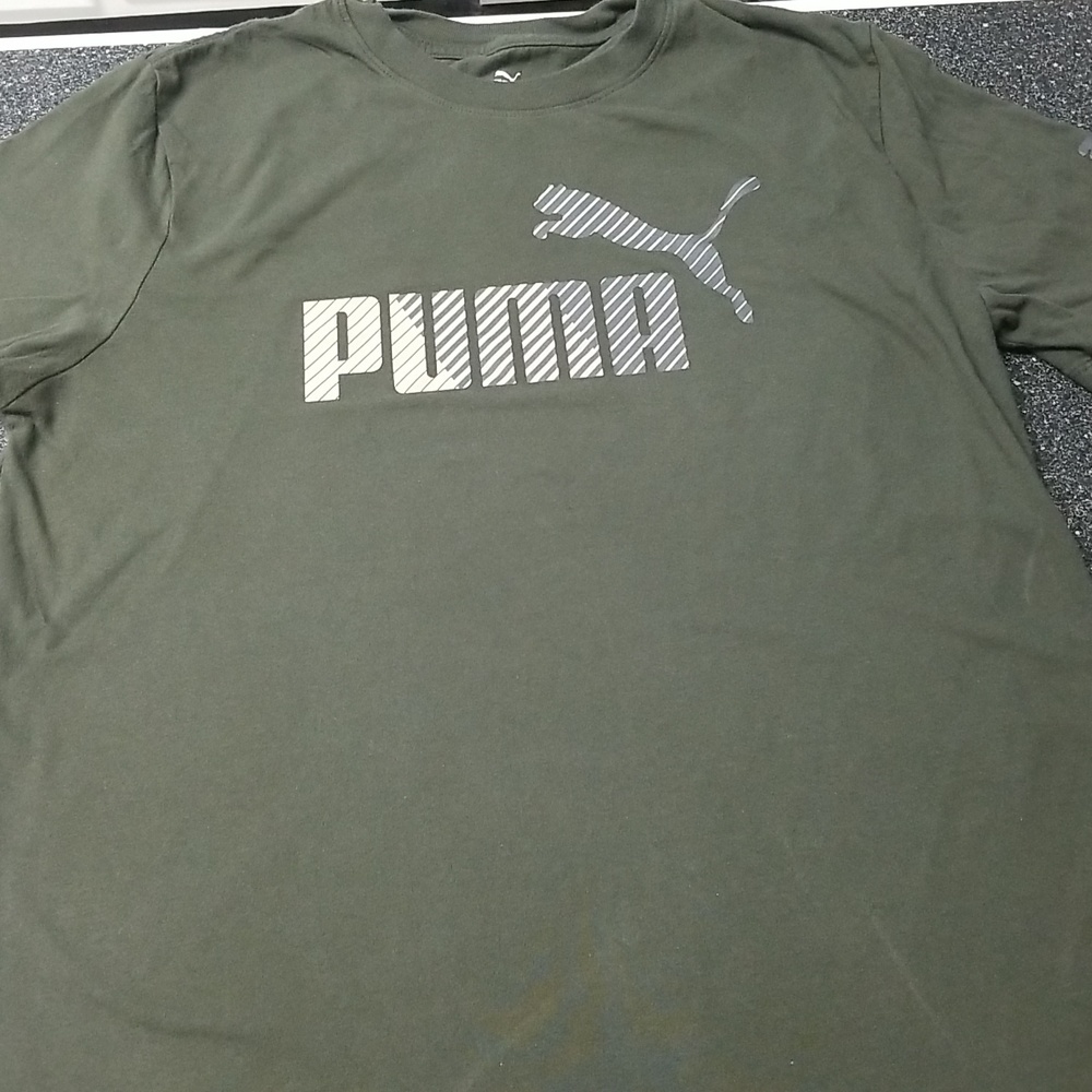 Men's puma tshirt M.